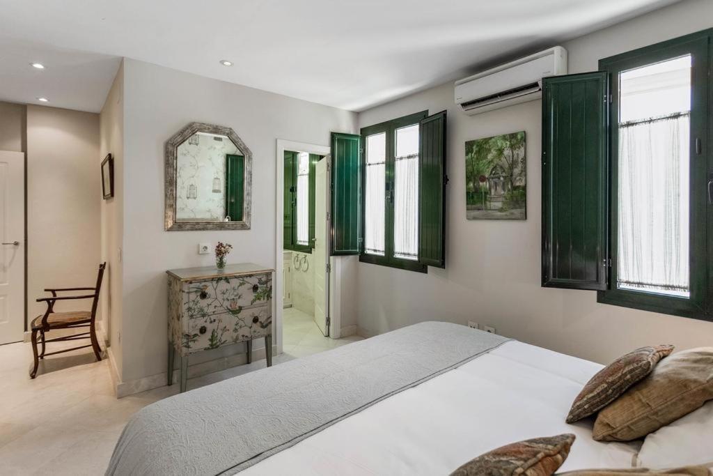 Fam Sevillian Townhouse Villa Севиля Екстериор снимка